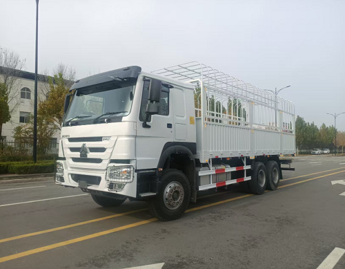 Hooklift Garbage Truck: Revolutionizing Waste Management with Efficiency