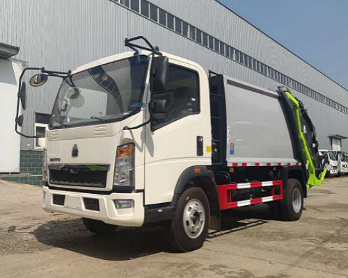 LIGHT GARBAGE TRUCK